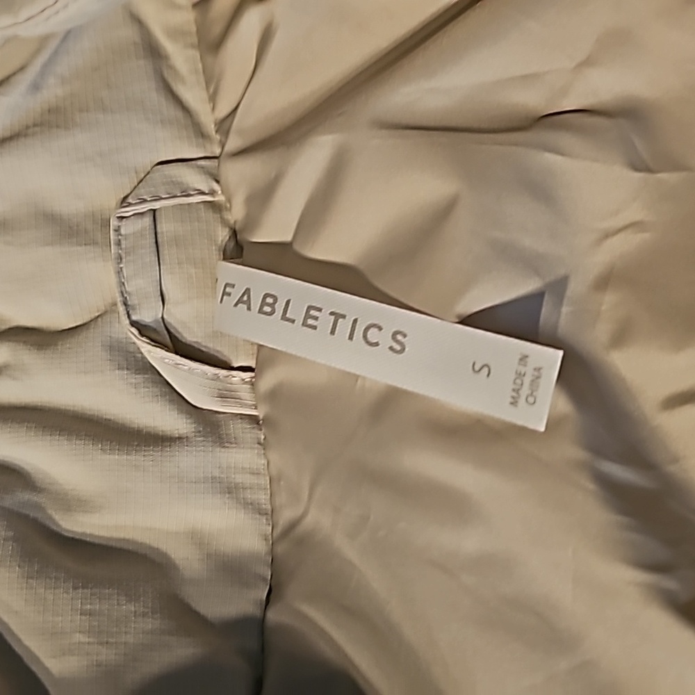 Windbreaker - Picture 4 of 5